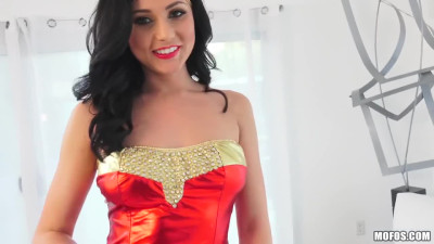 Wonder Woman hunts dong and brings orgasm in POV - Mofos