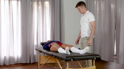 Pinay figure skater Jada Kai doses up her pussy with masseur's willy