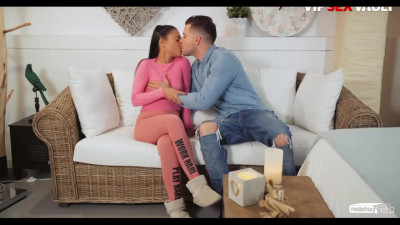 Pretty Apolonia Lapiedra educates how to have first sex