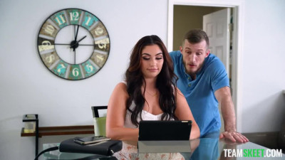 All day Fucking with Big-Ass brunette beauty who gets stuck everywhere