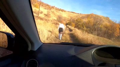Russian hoe fucks for money in the car