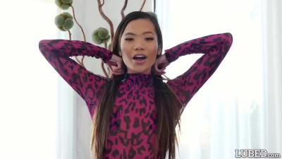 Lubed Vina Sky jumps on Johnny Castle's cock like it's the last time she does it