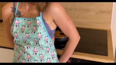 Horny Russian couple has quick fuck in the kitchen