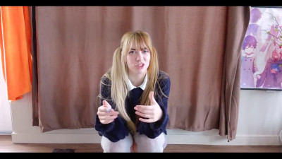 Hot school girl takes Jack-O challenge during naked yoga solo