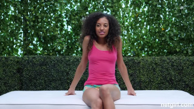 Watch ebony teen handle BWC during casting POV