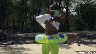 This hot lifeguard sucked and fucked that black guy back to life