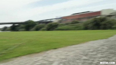 Guy picks up and fucks a teen chippie in the public park pov