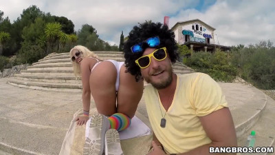 Bubble butt Milf plays with dick outdoors - Ass Parade