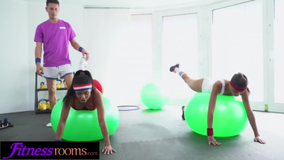Gym sex with personal instructor and two energized chicks