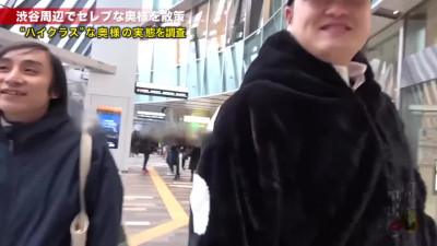 Busty Japanese MILF squirts from fingering and fucks with stranger