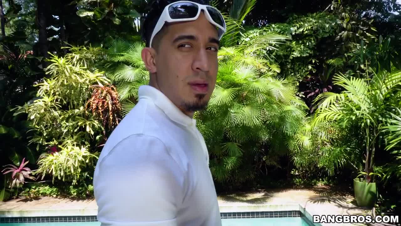 Watch Rose Monroe shows her Big Ass and gag's neighbor's cock by the Pool Full. Duration: 04:58 | ePornBabe.