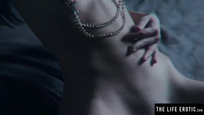 Slim Russian babe fingers pussy and doesn't know I watch her