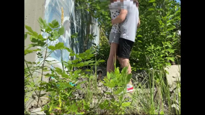 Risky outdoor fuck with a stranger till creampie