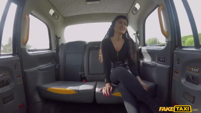 Big-ass brunette babe Marina Maya hooks up with a cab driver