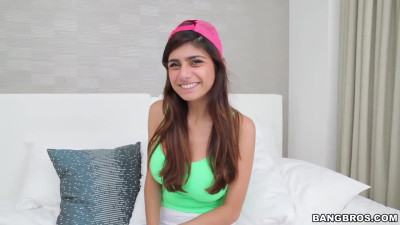 Busty Arab Mia Khalifa teases with her curves - POV