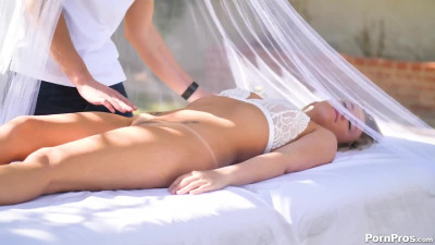 Guy massages hottie's lubed pussy and sticks his thick cock inside