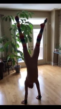 Bendy Asian lass performs her stretching skills in this amateur naked yoga
