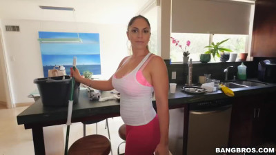 Voluptuous latina cleaner got some extra cash today