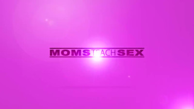 Graduation day starts with dirty sex from stunning Stepmom