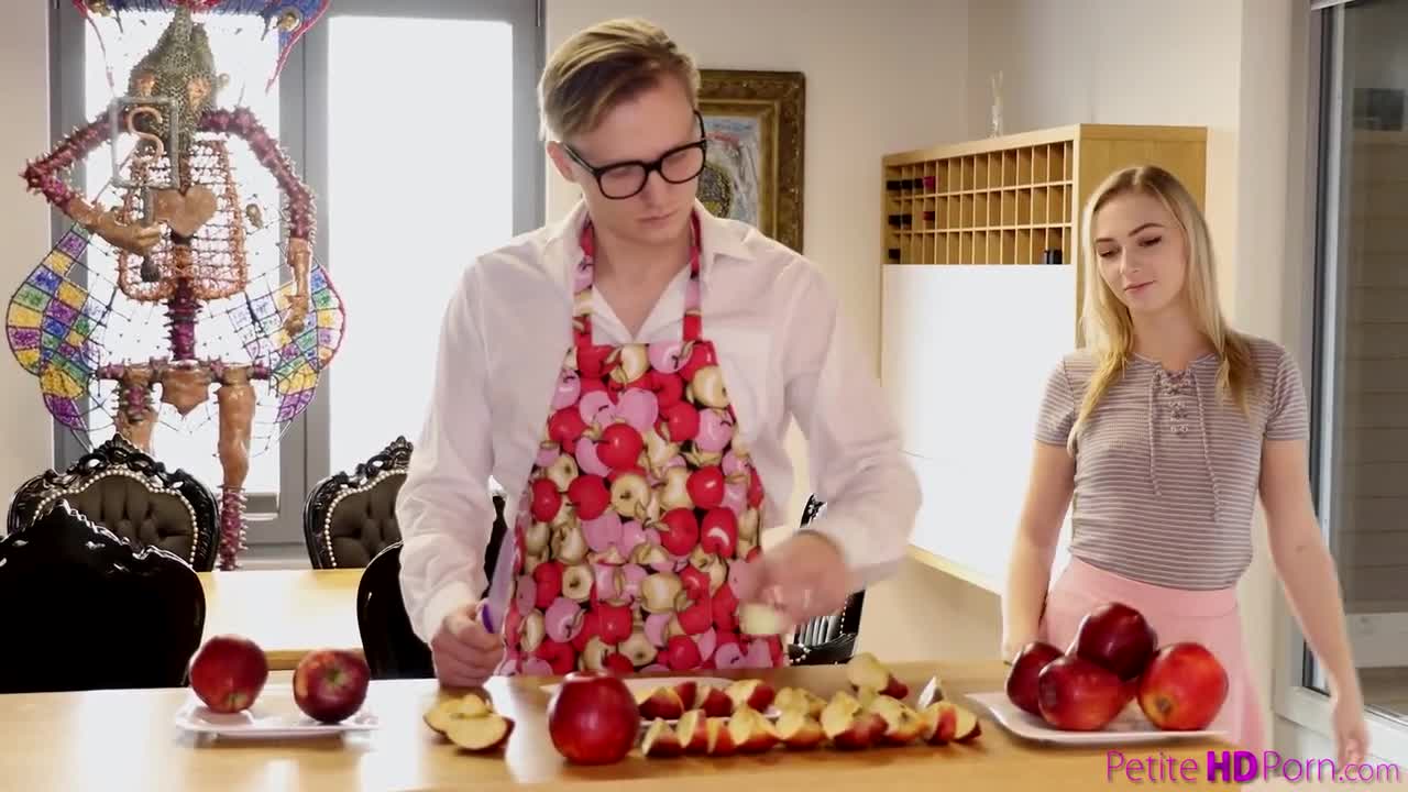 Watch Slutty blondie Jenny Wild didn’t let her boyfriend cook up so that he could fry her instead Full. Duration: 06:57 | ePornBabe.