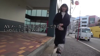 Pussy Diver licks Pearl of hot-ass Japanese MILF