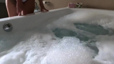 Blowjob in jacuzzi and hot anal fuck in the bedroom later on