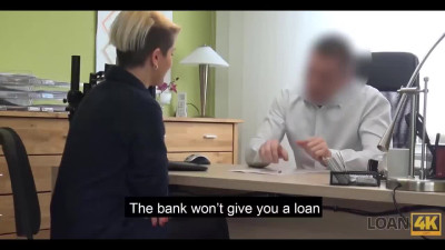 Blondie with nice Ass loans her Pussy in doggy position