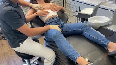 Big ass patient fucked by her dentist - Amateur Video