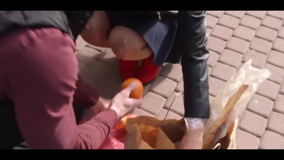 Guy helped stranger girl and got hot sex