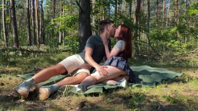 Amateur couple having wild Outdoor Sex in Public Park