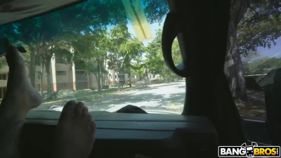 Juicy teen rides dong in a car