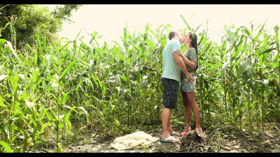 Couple meets in the field to have the secret sex dating