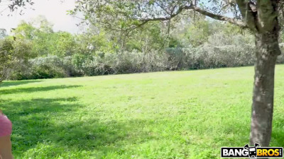 Slim chick picked up in park and spreads her legs for a stranger