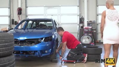 Bald MILF Chloe LAmour rimming and fucking a mechanic Everett Frost for a free car fixing