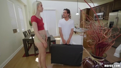 Chloe cherry gets her Ass Licked before quick Anal Session