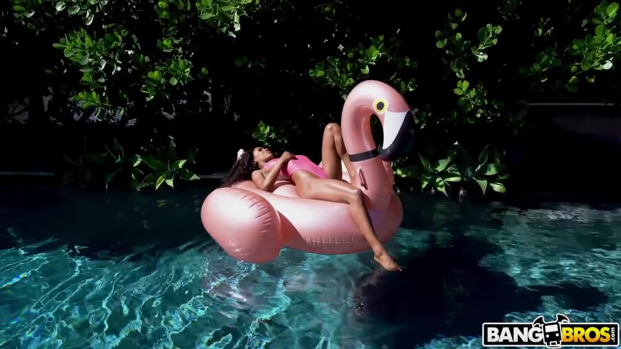 Watch Summer vacation at its best with ebony perfection Full. Duration: 04:58 | ePornBabe.