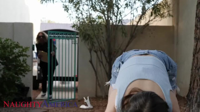 Sex obsessed student offers to drill her cunny - Naughty America