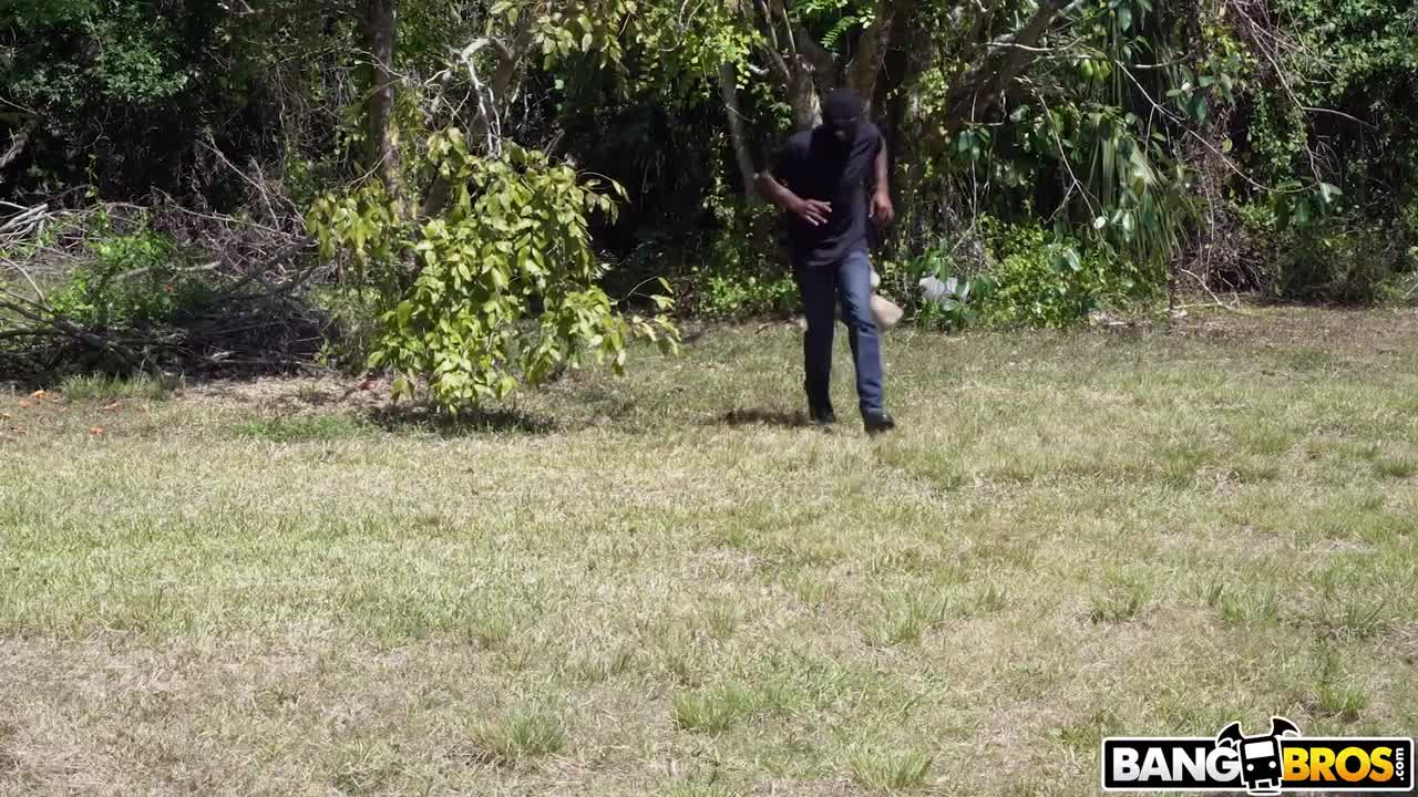 Watch BBC robber stole raw Latina pussy for quick outdoor fuck Full. Duration: 04:58 | ePornBabe.