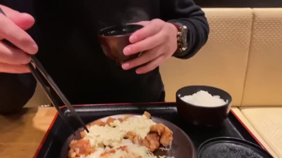 Japanese girl from the mall jumped on stranger's cock after quick finger play