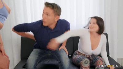 Curvy lesbians punished for fucking on massage session - Brazzers