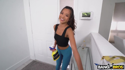 Asian maid is fucking for extra cash