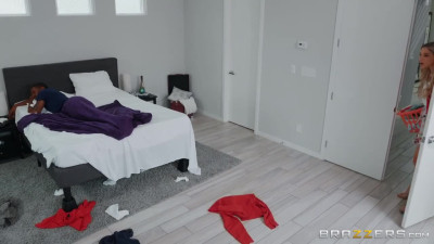 Annoying bitch wasn't ready for Interracial Anal, but she stuck under the Bed