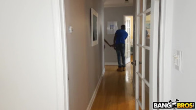 Ebony MILF spies on stepdaughter and joins Threesome with BBC