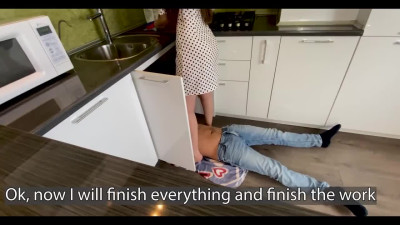 Russian Milf pays plumber with her twat
