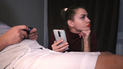 Perfect blowjob from babe with red lipstick