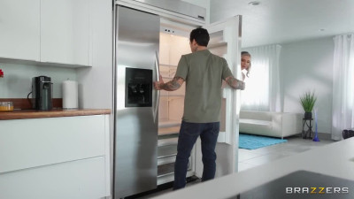 Endlessly squirting babe adores to play pranks