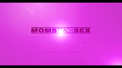 Short-haired Milf teaches stepdaughter to suck and fuck big D - 3some