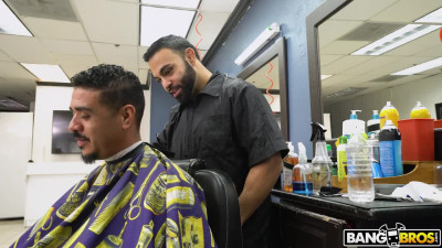 Hair stylist accepts Big Ass Latina Milf's pussy as payment