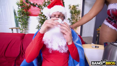 Juicy ebony Milf hunted big white cock to please her twat on Christmas