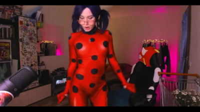 Ladybug cosplay teen plays with dildo toy and her juicy ass in own solo show